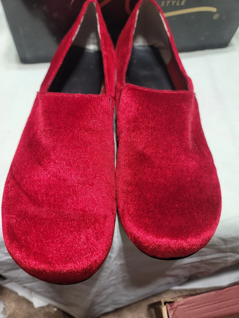 VTG Newport News Velvet Loafers Crimson Red Slip On Low Block Heel Size 9B NIB